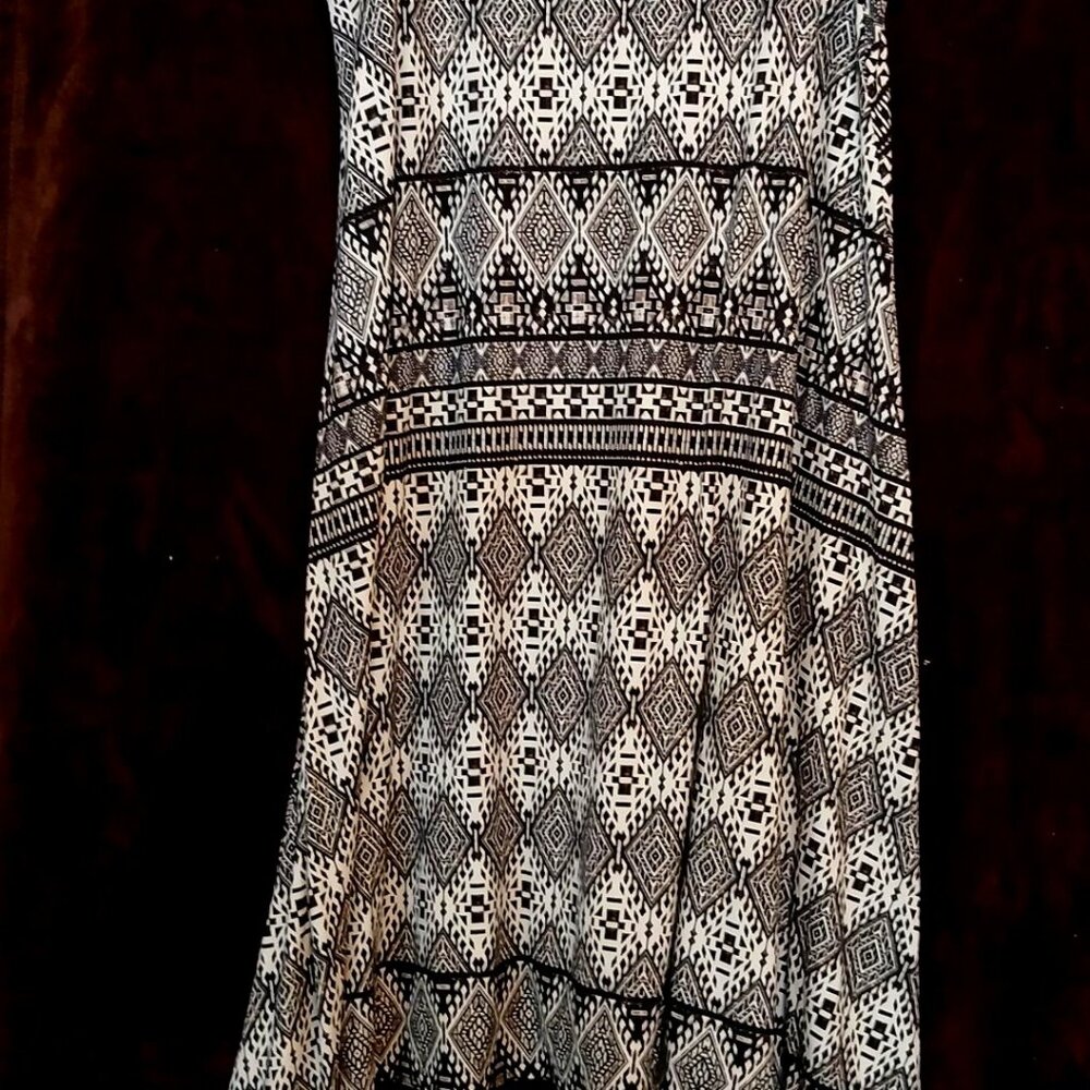 Maurices Maxi Skirt Stretch Black White Women’s Size XL  Aztec/tribal print